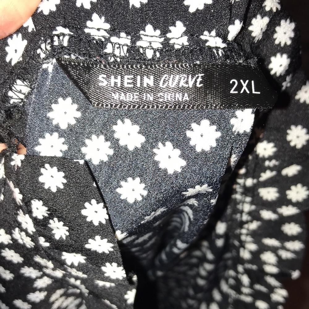 Shein plus size dress - Picture 3 of 3